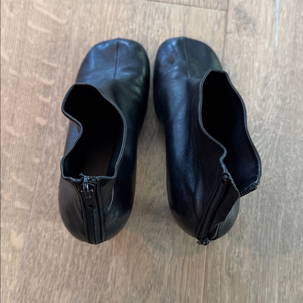 Beautiful iconic Celine shoes heel boots size 8 - Picture 2 of 4